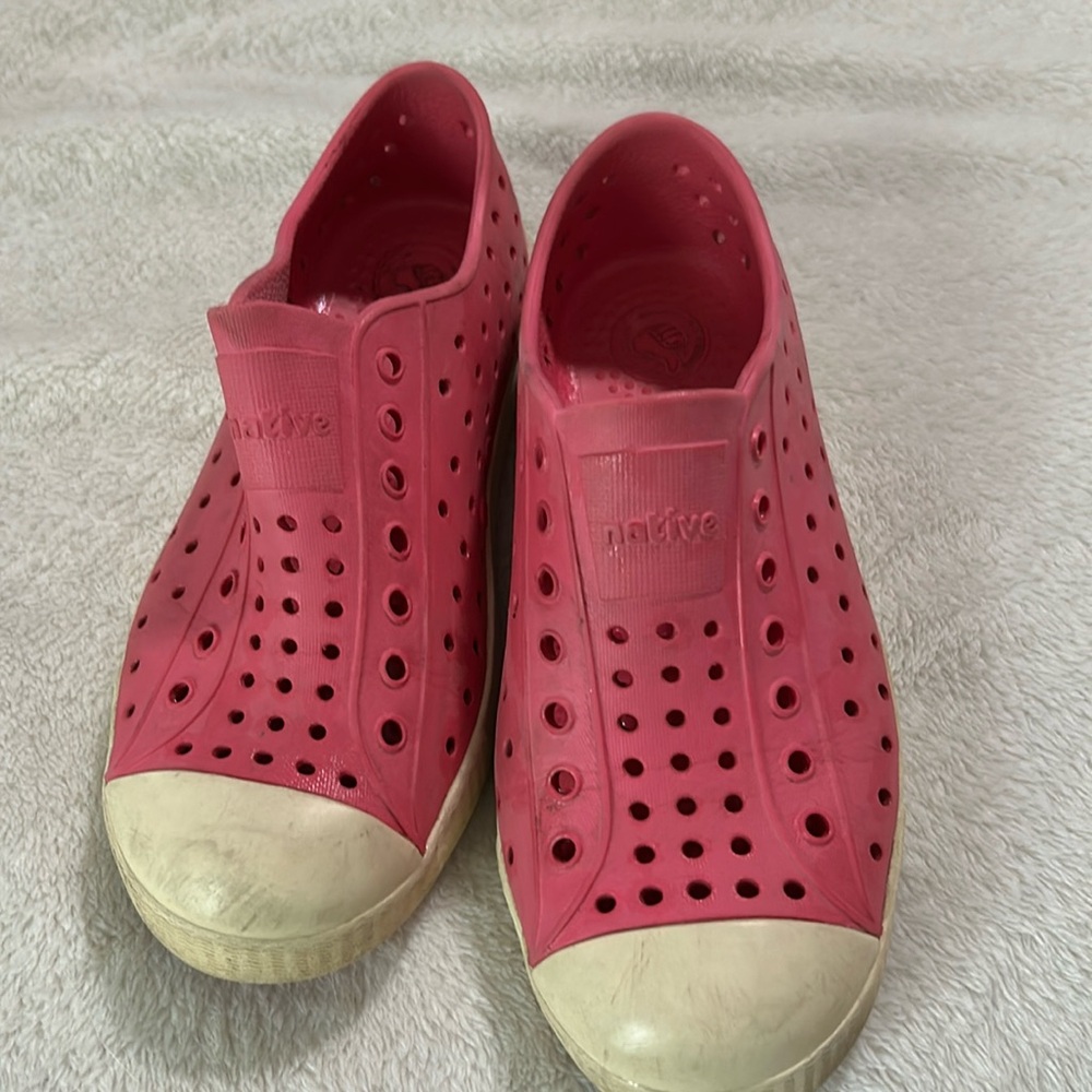 Pink native shoes